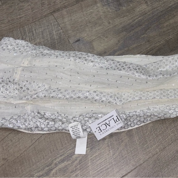 OBLONG BEIGE & Silver SCARF!
Children’s Place | Ages 5-12 YRS. | - Picture 9 of 12